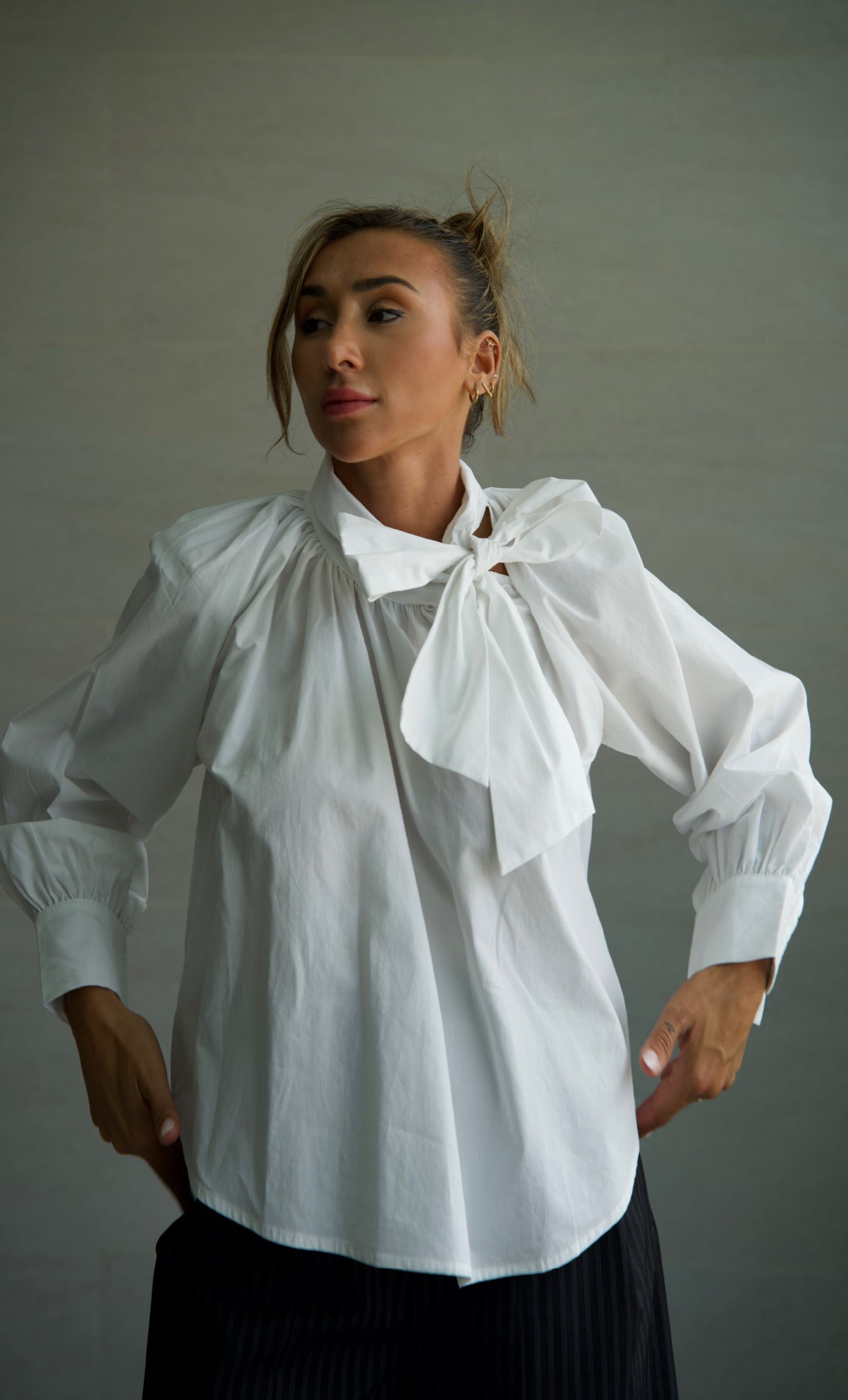 Camisa Blanca Cuello Lazo – Image 2