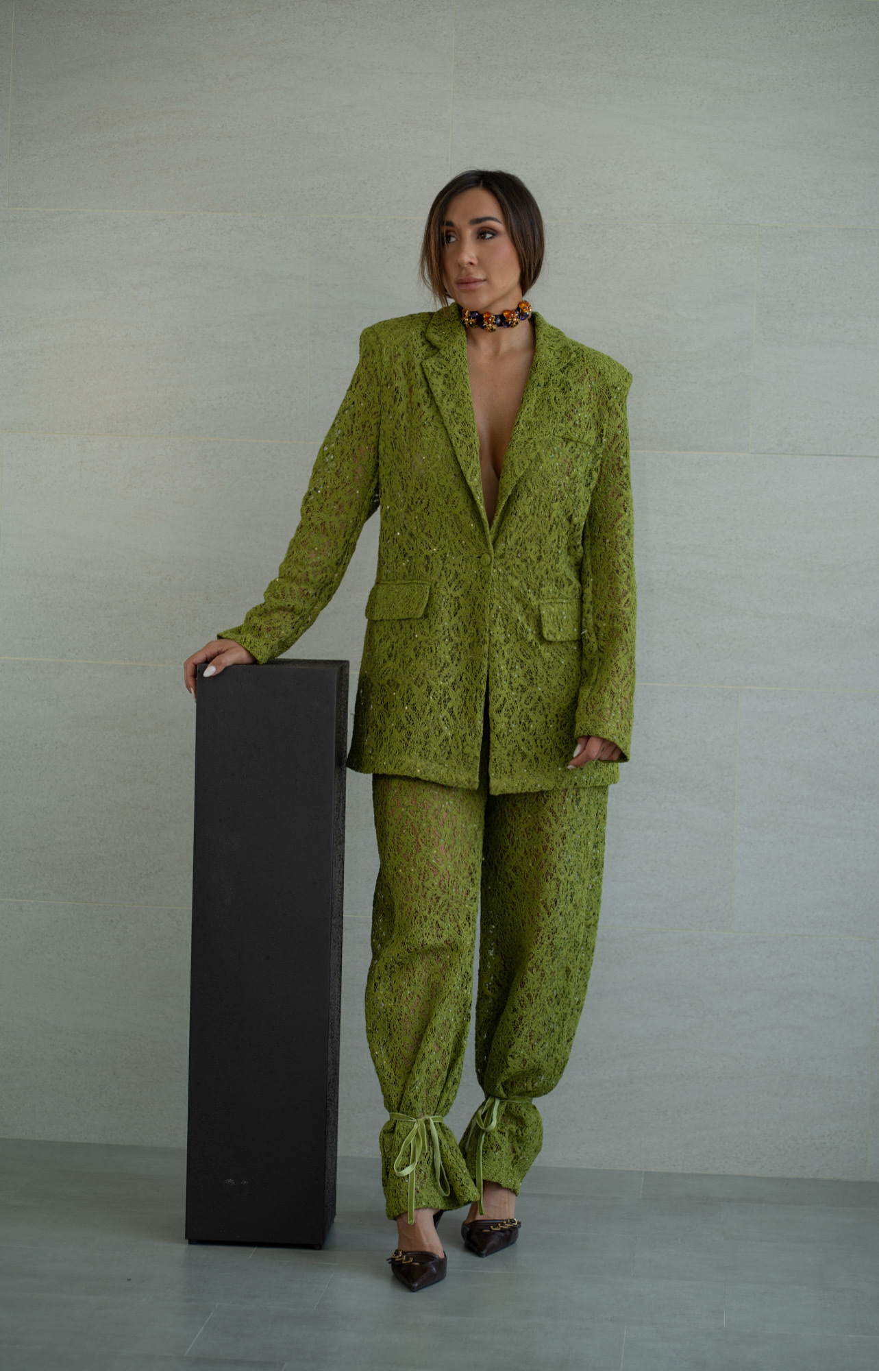 PANTALÓN ENCAJE Esmeralda – Image 4
