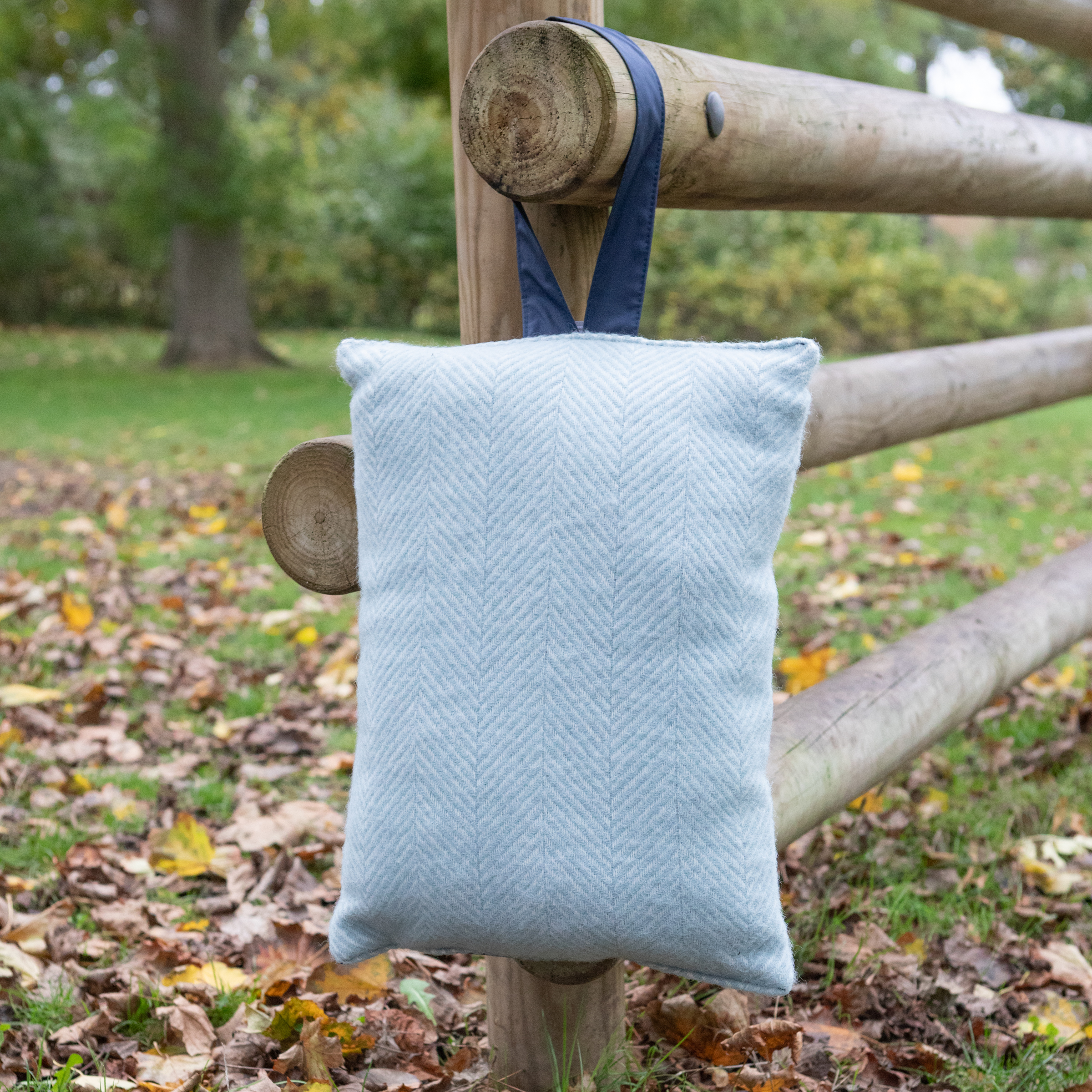 Garden Kneelers – Fishbone Duck Egg/Navy