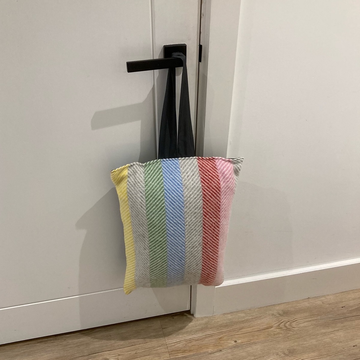 Garden Kneelers – Stripes Rainbow Grey/Grey