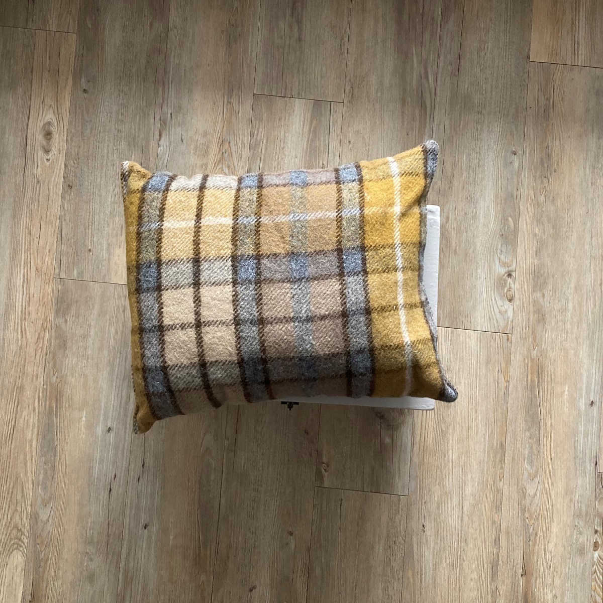 Garden Kneelers – Tartan Natural Buchanan/Grey