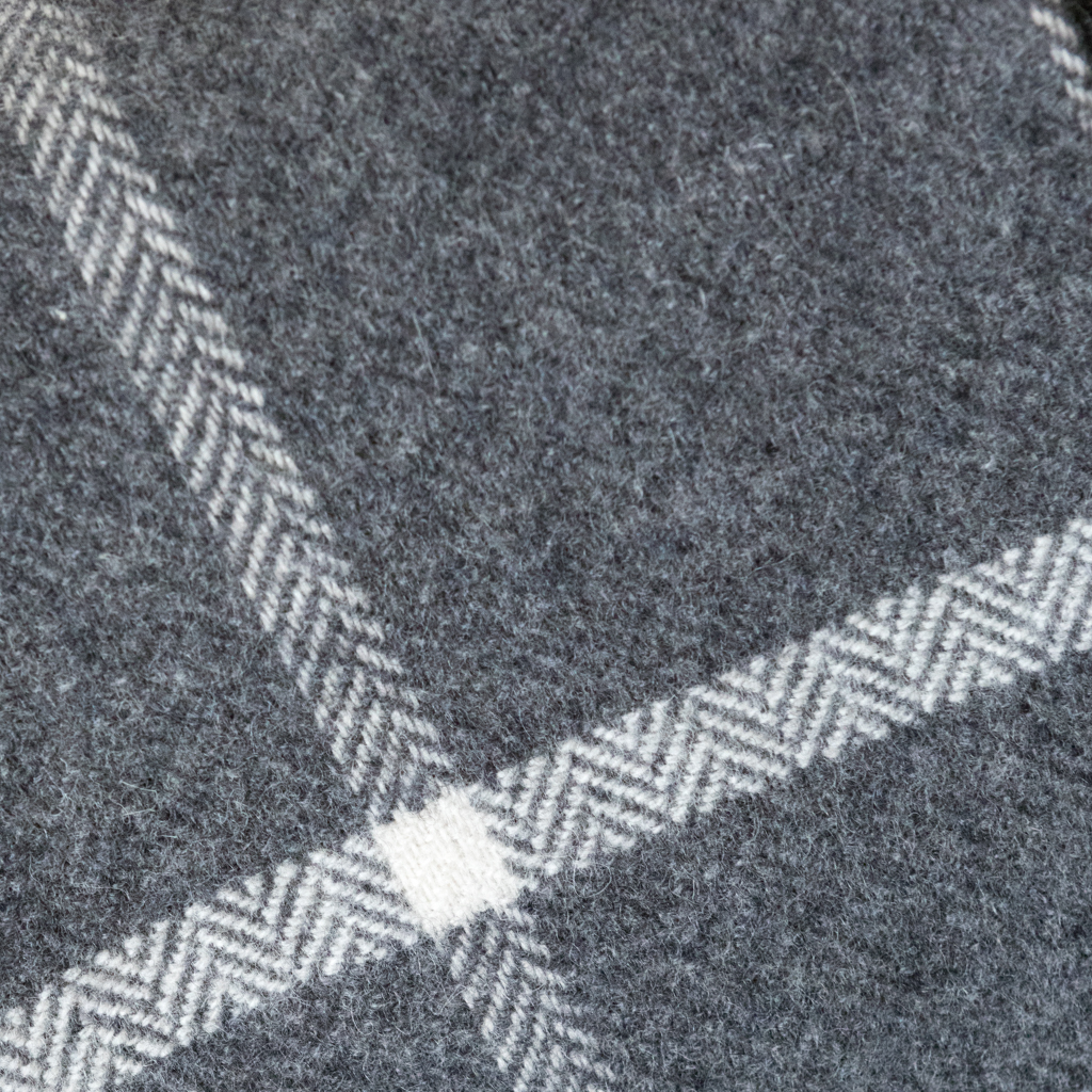 Lambswool Windowpane Grey Blanket – Image 4