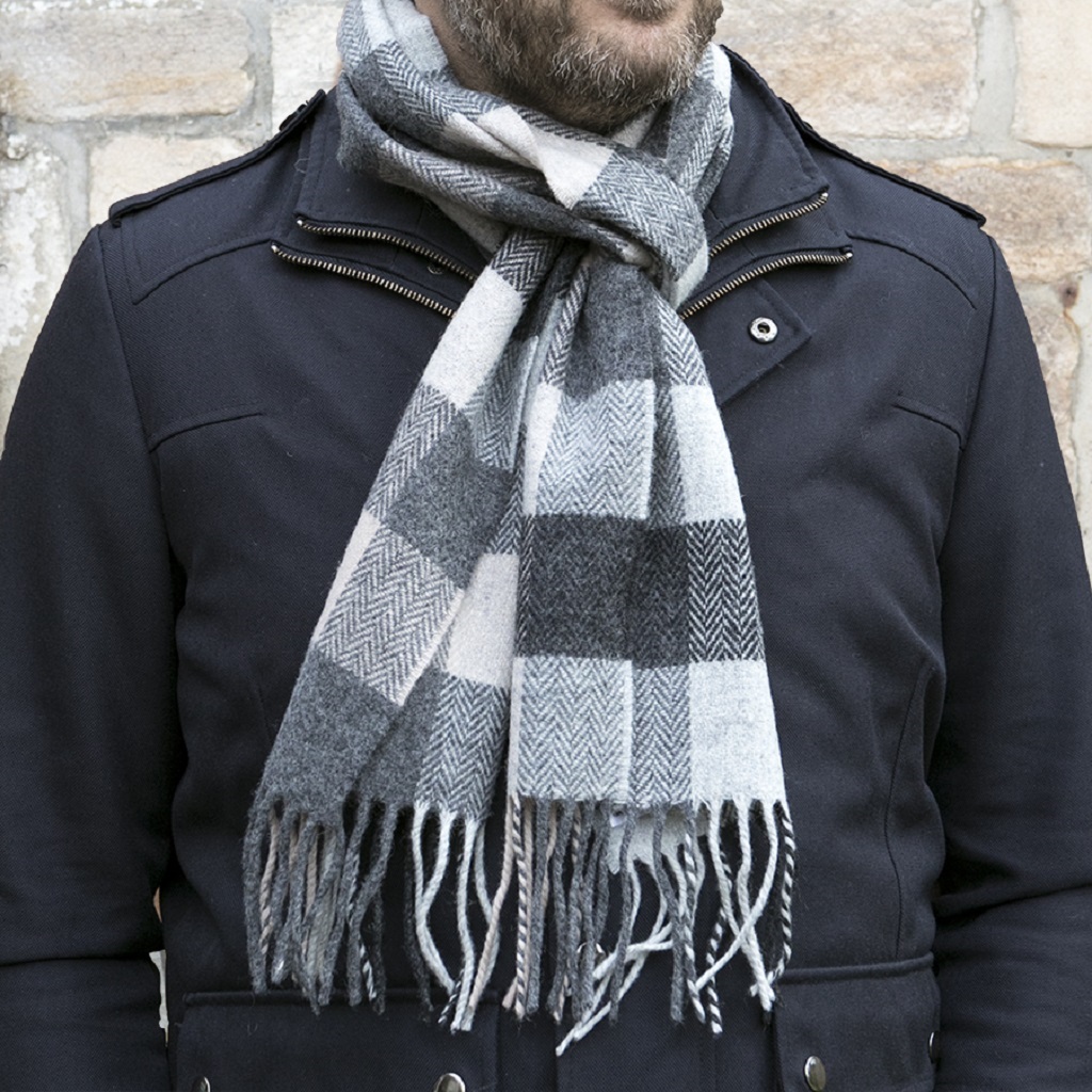 Lambswool Scarf - 30 x 190cm – Image 4
