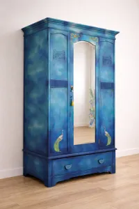 Hand-Painted Solid Oak Peacock Wardrobe – Image 4