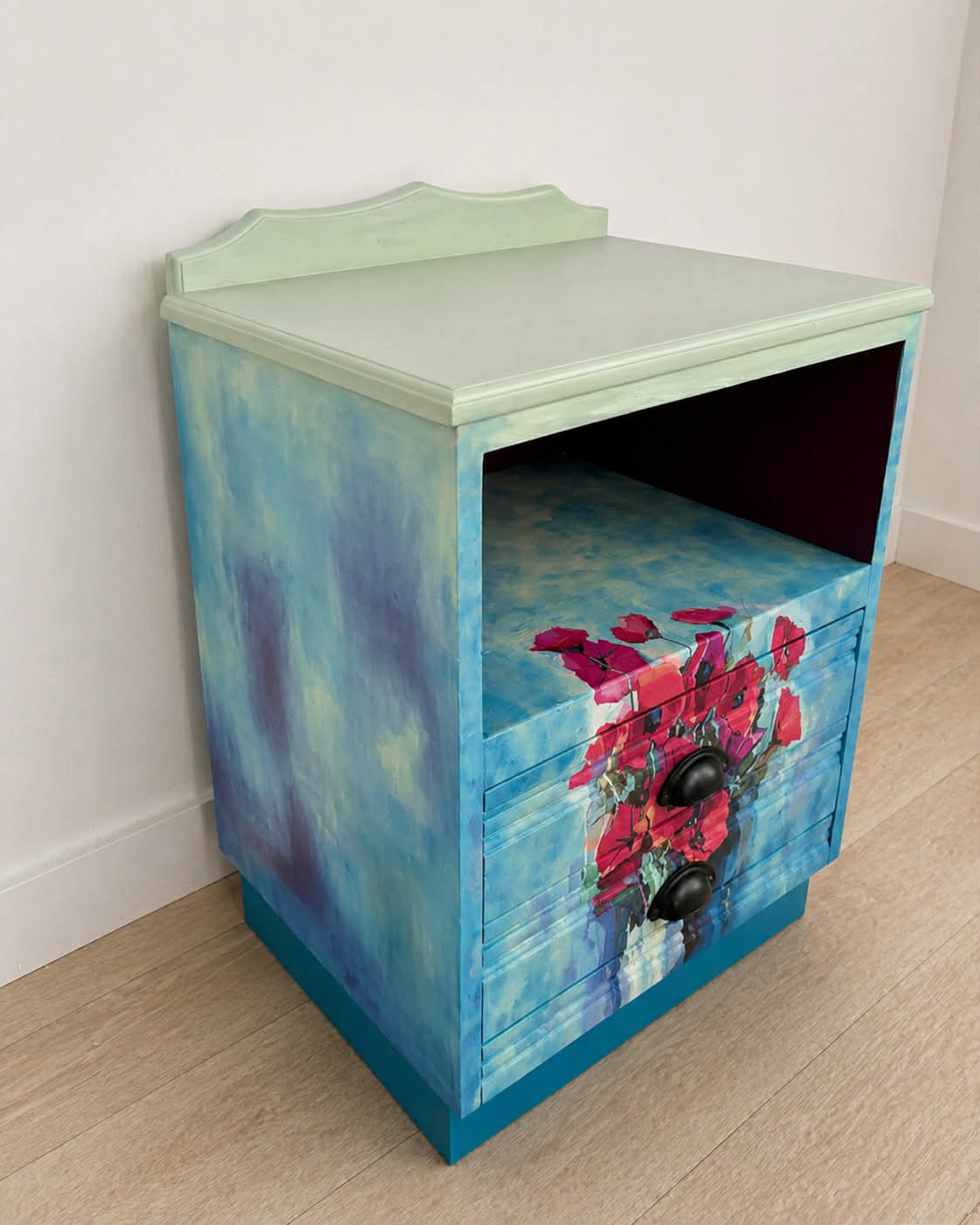 Poppy bloom bedside cabinet – Image 2