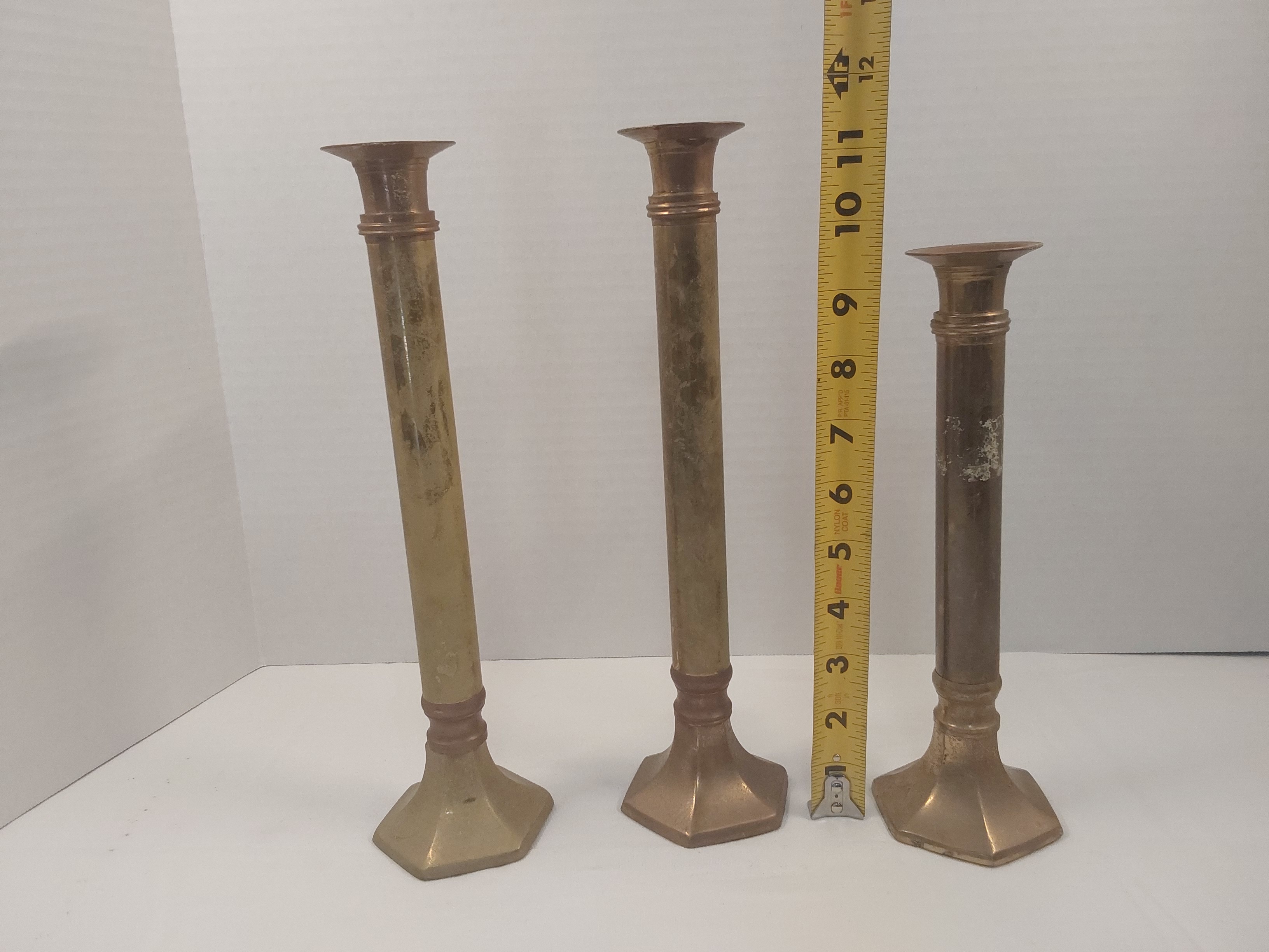 Vintage Brass Column Candlestick Set - Rustic Patina, Set of 3 – Image 4
