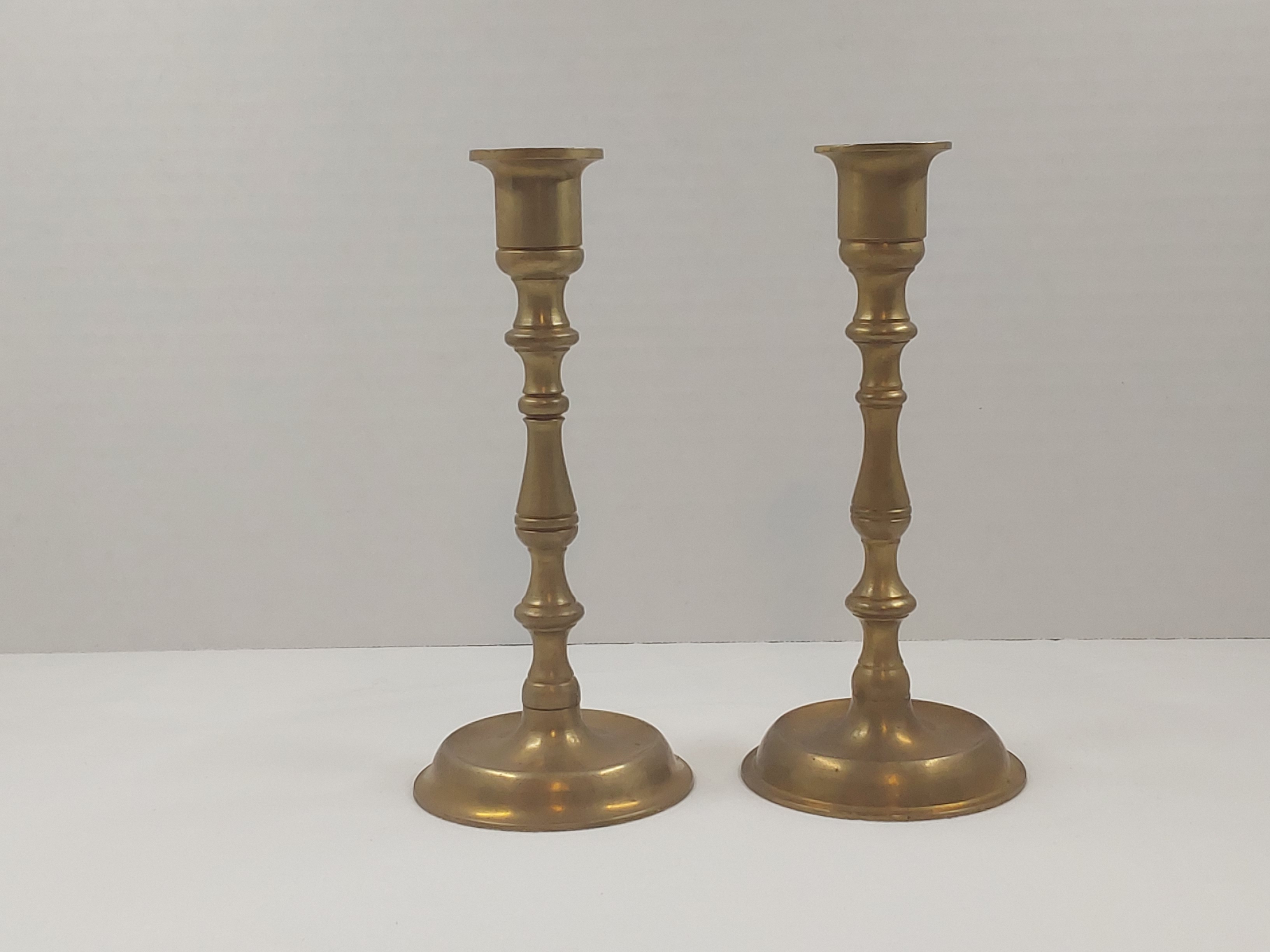 Vintage 7.5-inch Solid Brass Candlesticks (Pair) – Image 1