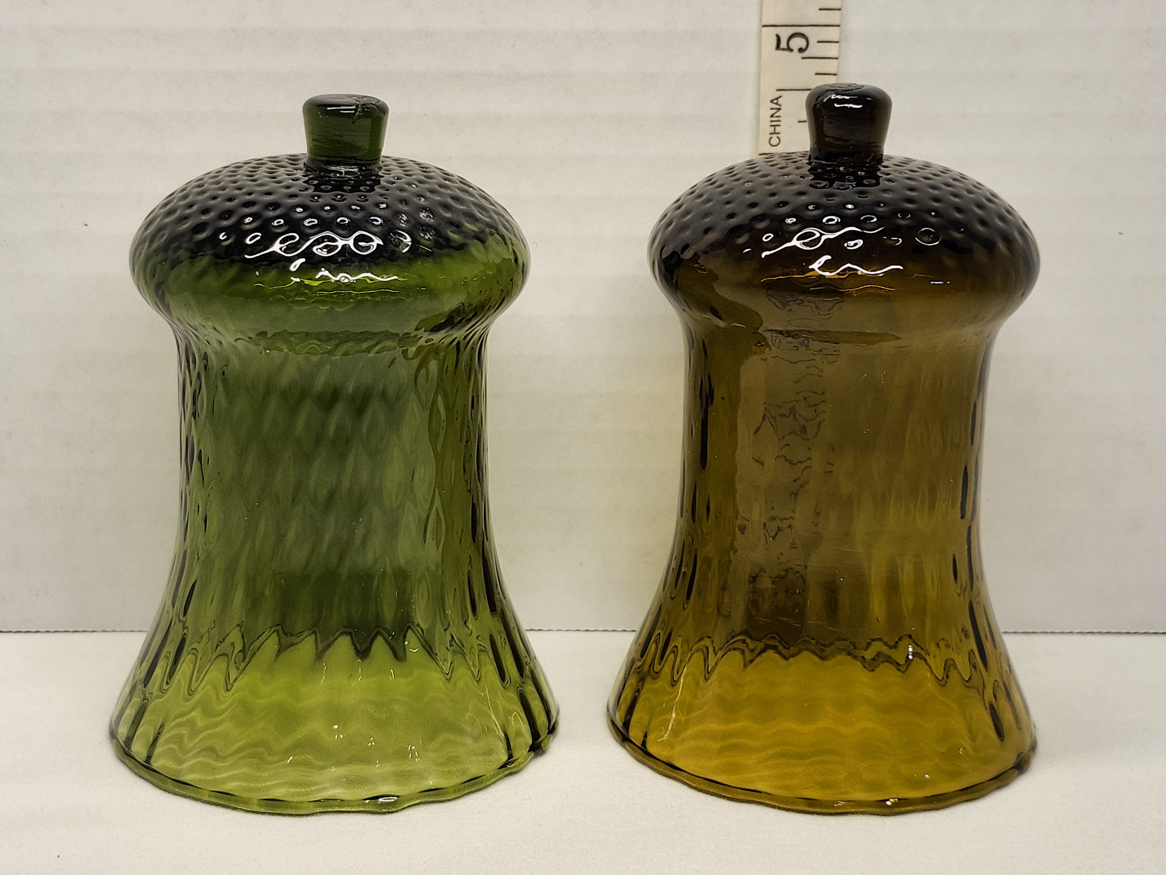 Vintage 1970s Homco Earth-Tone Peg Votive Glass Shades - Avocado & Amber Pair – Image 1