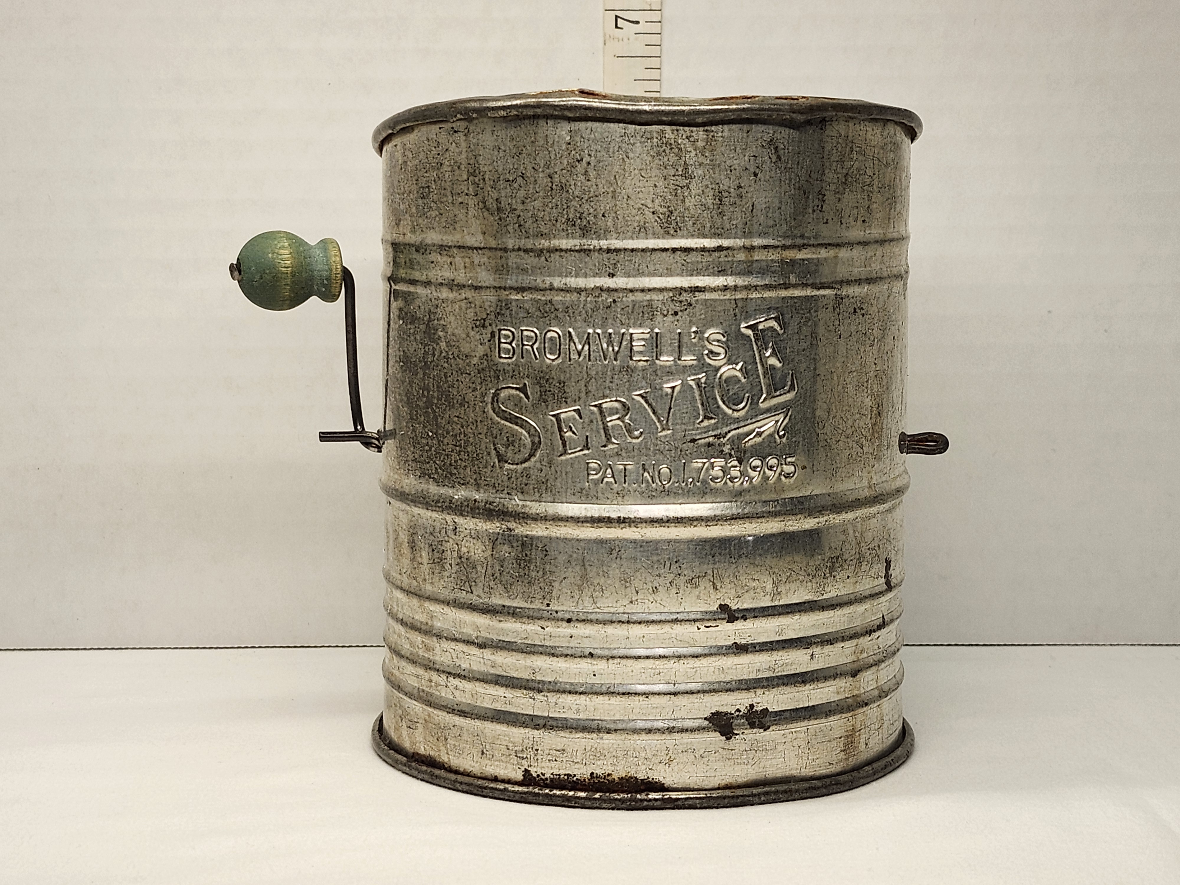 Antique 1930s Bromwell's "Service" Tin Flour Sifter - Green Wood Knob – Image 1