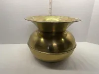 Vintage Solid Brass Spittoon - Large Flared Rim Urn Planter (7.5" x 9.5") – Image 2