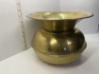 Vintage Solid Brass Spittoon - Large Flared Rim Urn Planter (7.5" x 9.5") – Image 1