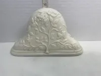 Vintage Embossed Rose Ceramic Mantel Clock - Shabby Chic Tabletop Quartz Clock – Image 2