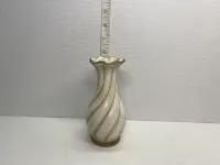 Vintage White Ceramic Swirl Bud Vase - Gold Trim Crackle Glaze – Image 2