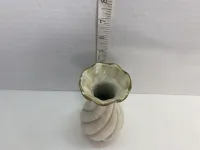 Vintage White Ceramic Swirl Bud Vase - Gold Trim Crackle Glaze – Image 3