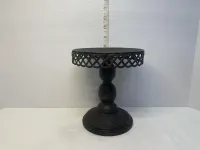 Dark Bronze Metal Pedestal Riser Stand with Lattice Rim - 8" Tall – Image 1