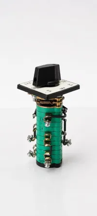 CR-0231 - Voltmeter Ph/ph+ph/neutral 8POSITION – Image 1