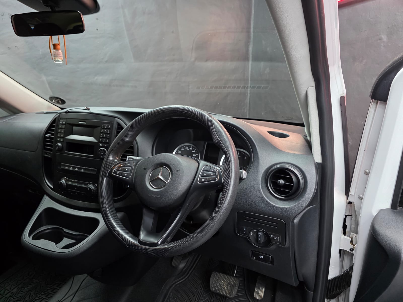 Mercedes-Benz Vito 116 2.2 CDI Tourer Pro A/T – Image 9