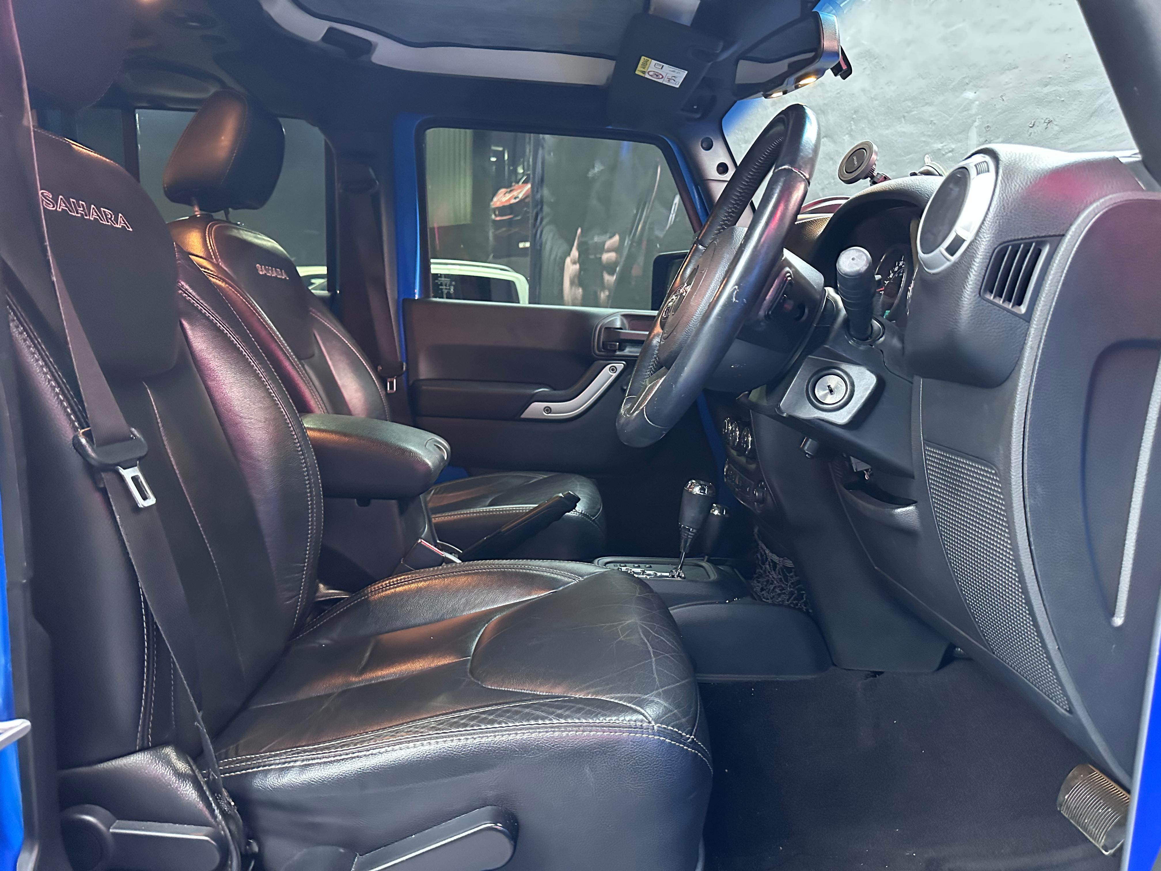 Jeep Wrangler 3.6 Unlimited Sahara A/T – Image 12