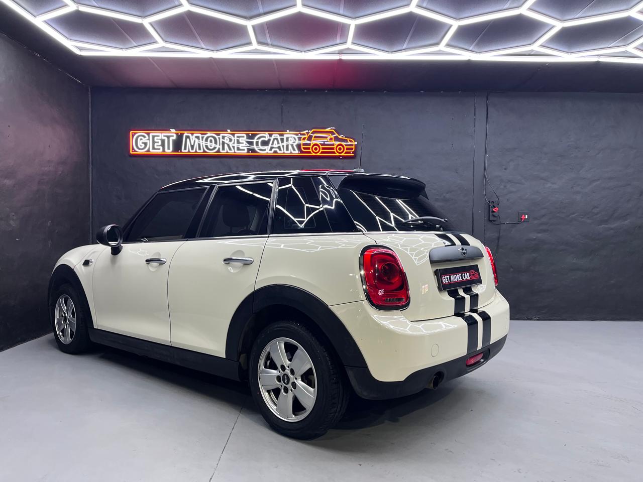 MINI One 1.5T – Image 4