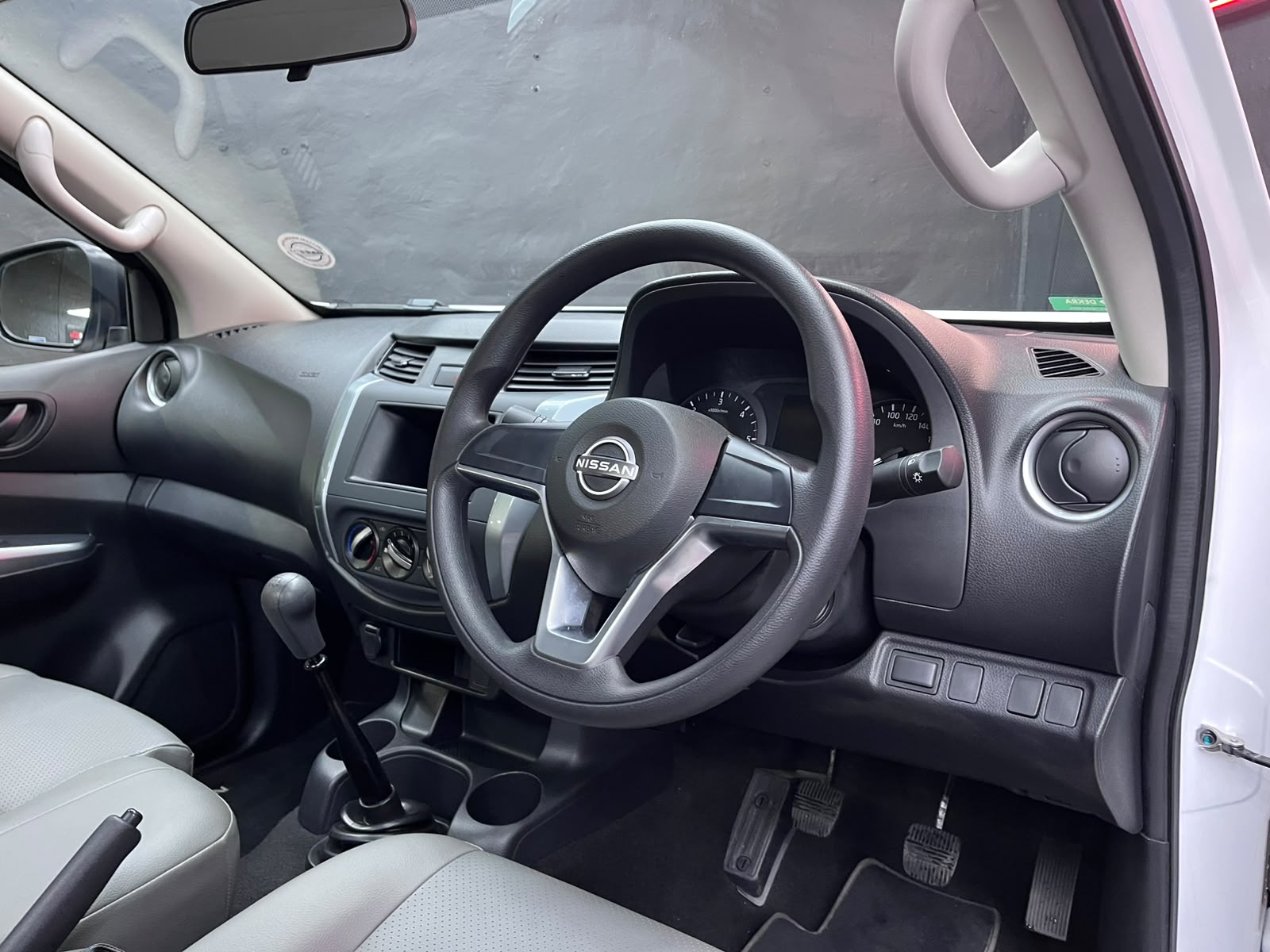 Nissan Navara 2.5DE XE Single Cab P/U – Image 11