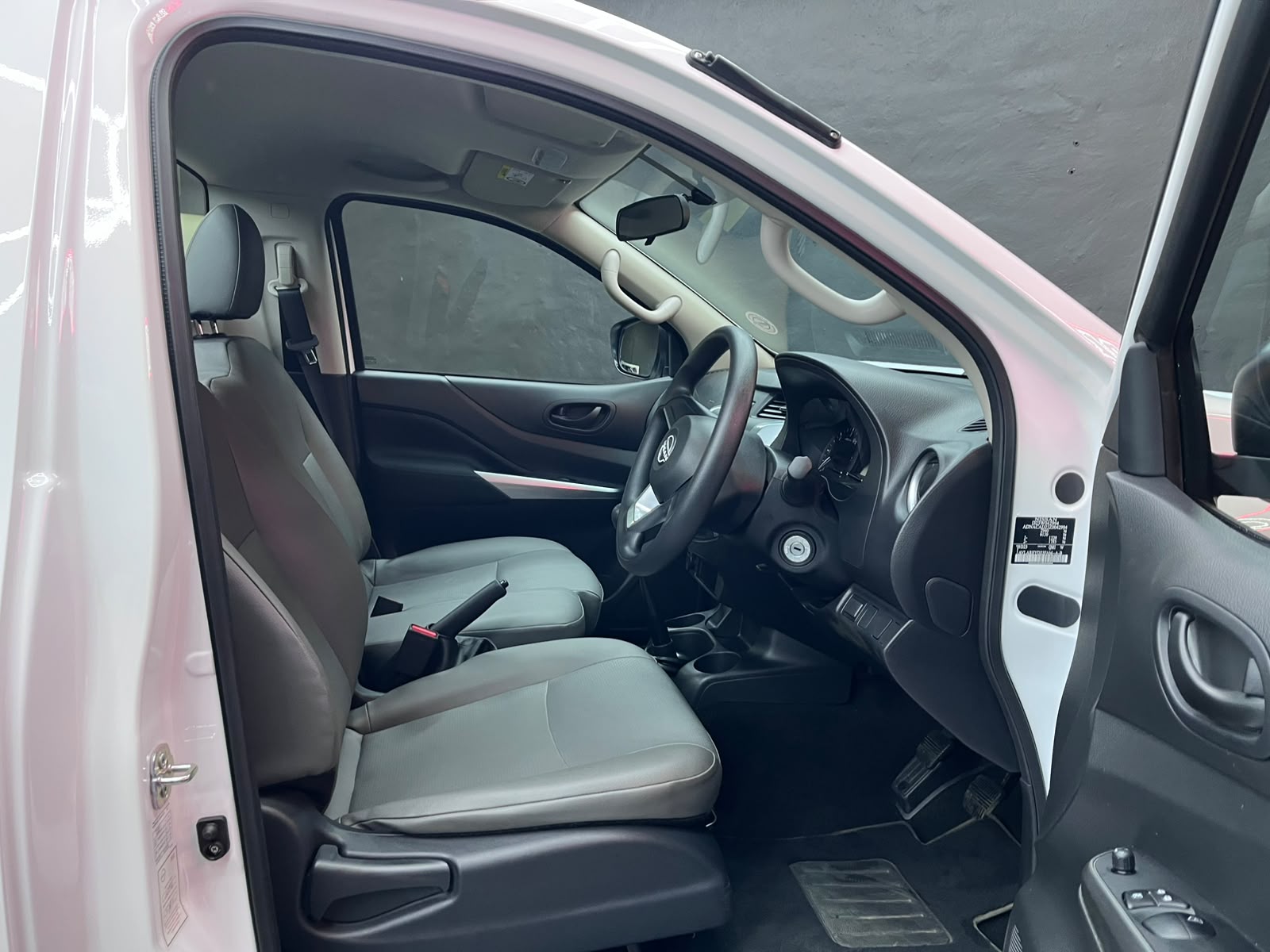 Nissan Navara 2.5DE XE Single Cab P/U – Image 10