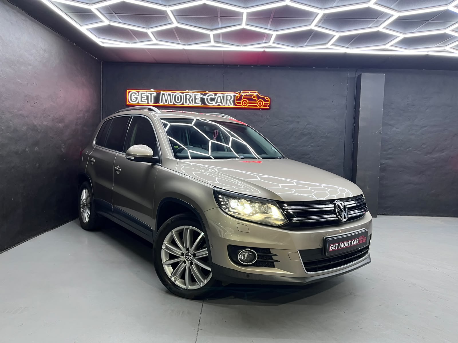 Volkswagen Tiguan 2.0 TDI Sport & Style 4Motion DSG – Image 2