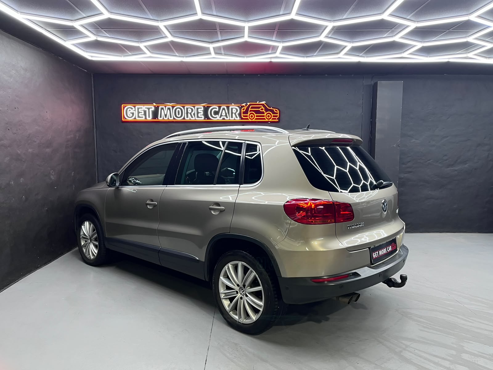 Volkswagen Tiguan 2.0 TDI Sport & Style 4Motion DSG – Image 5