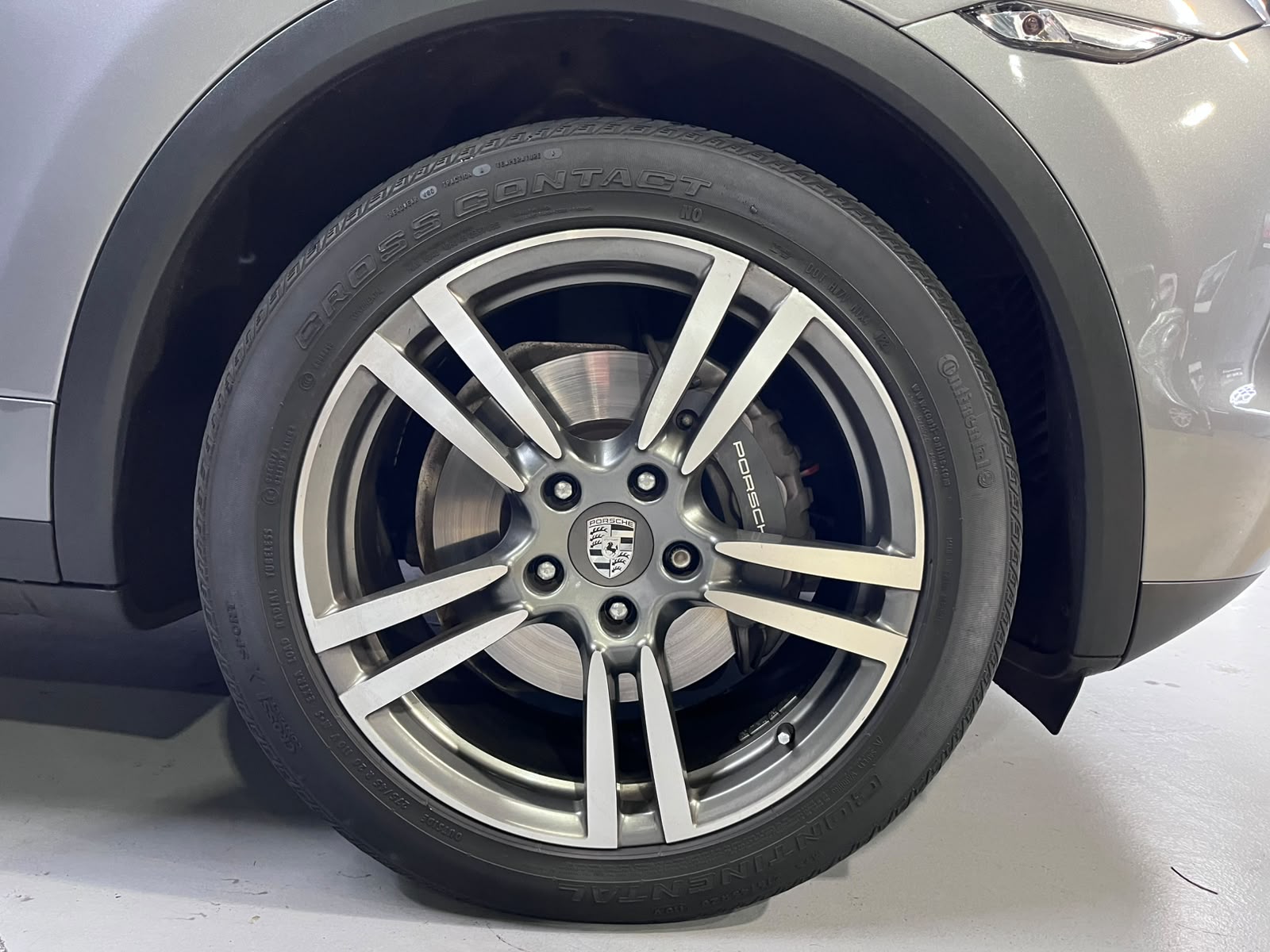 Porsche Cayenne Diesel Tiptronic (E2) – Image 11