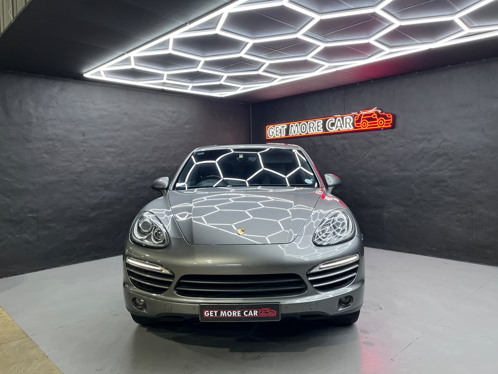 Porsche Cayenne Diesel Tiptronic (E2) – Image 4