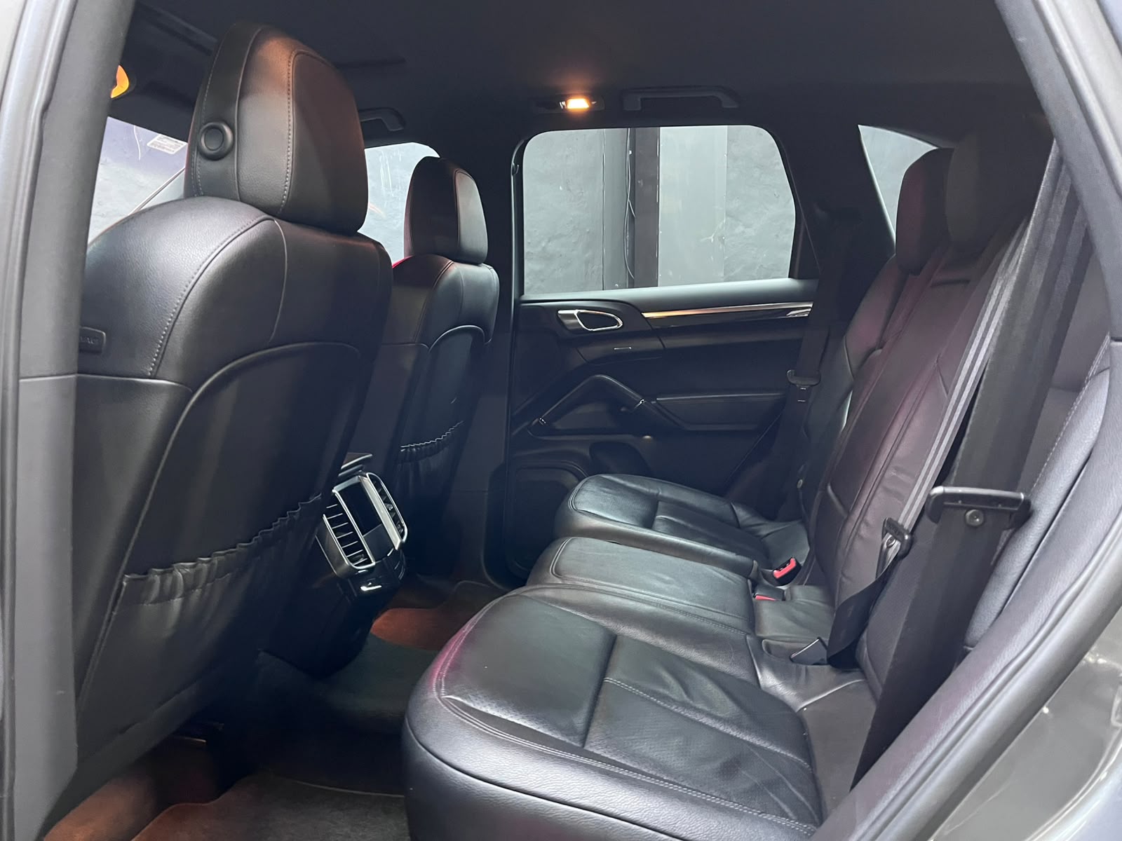 Porsche Cayenne Diesel Tiptronic (E2) – Image 14
