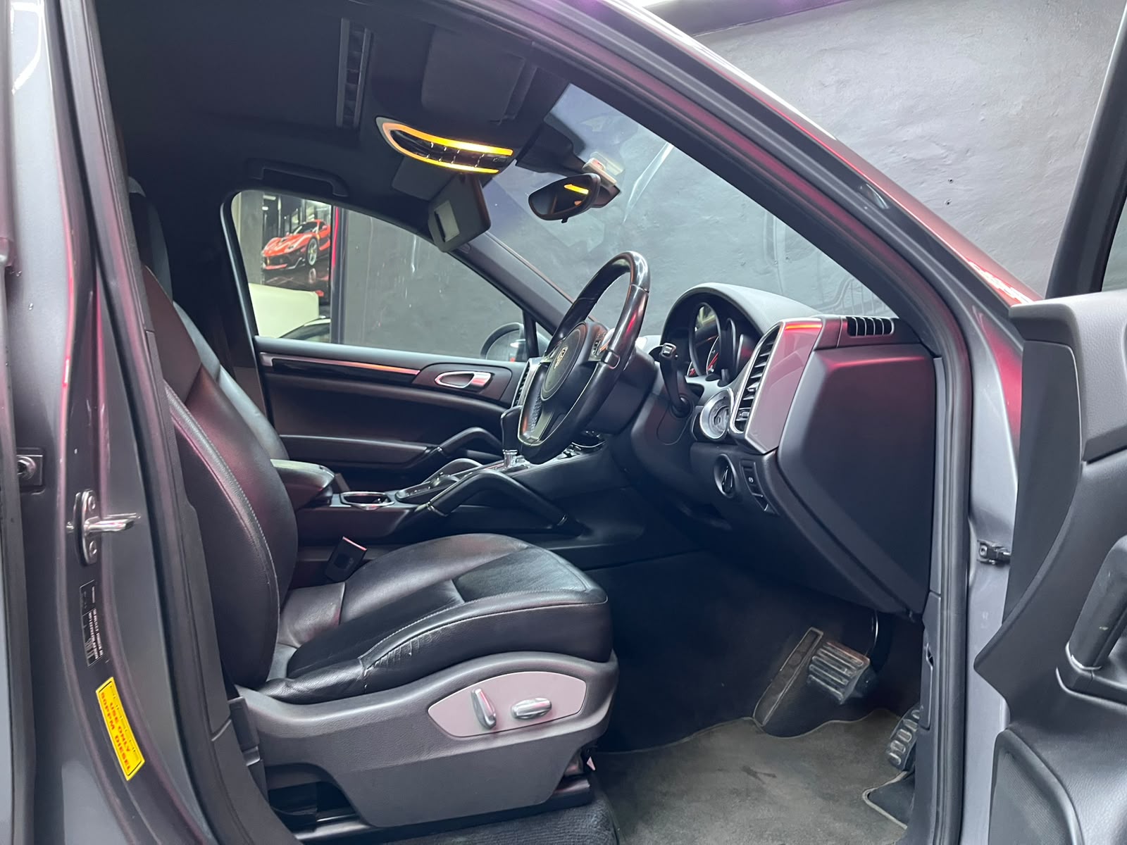 Porsche Cayenne Diesel Tiptronic (E2) – Image 12