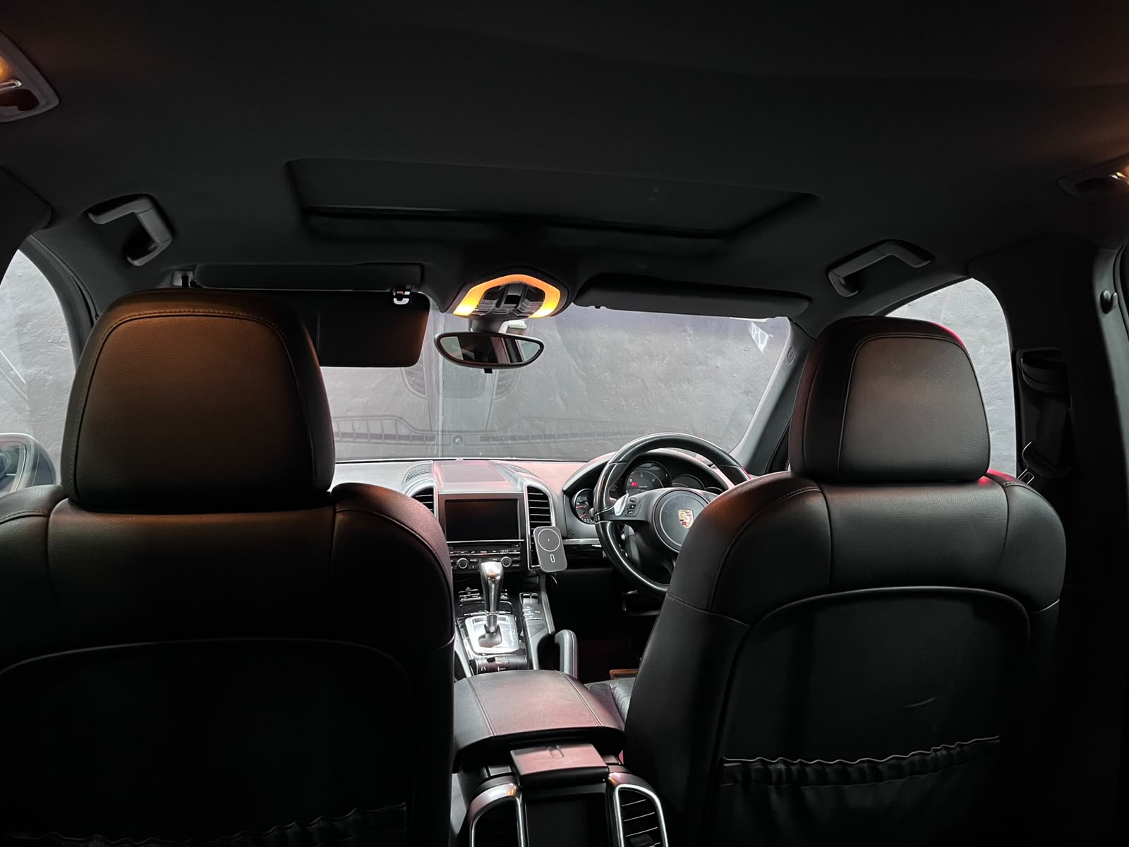 Porsche Cayenne Diesel Tiptronic (E2) – Image 18