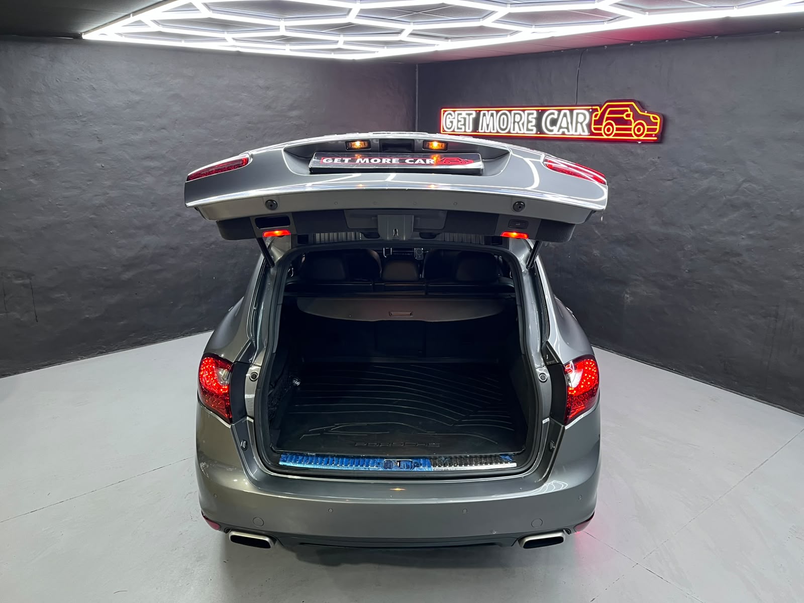 Porsche Cayenne Diesel Tiptronic (E2) – Image 8
