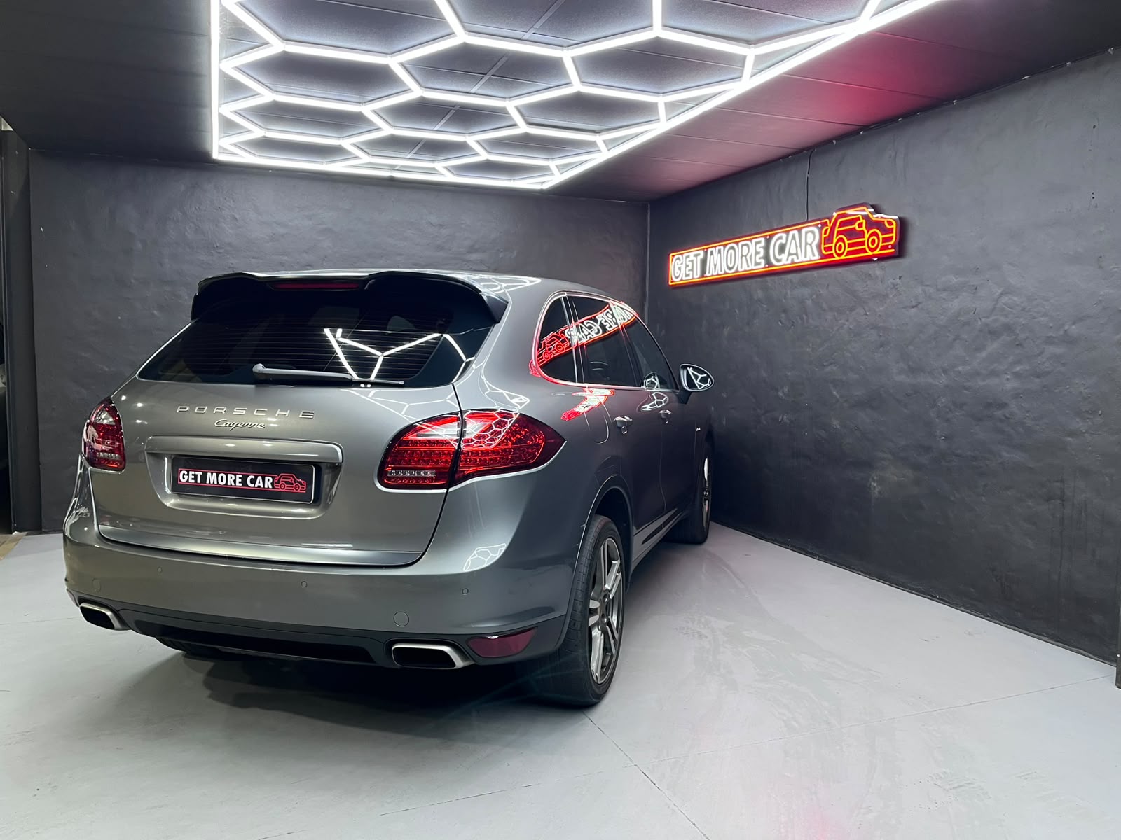 Porsche Cayenne Diesel Tiptronic (E2) – Image 9