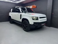 Land Rover Defender 110 D300 SE – Image 1