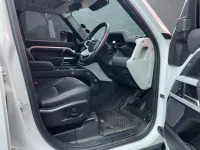 Land Rover Defender 110 D300 SE – Image 15