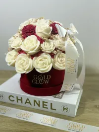 Ramo de Rosas de Cera – Burgundy Elegance – Image 3