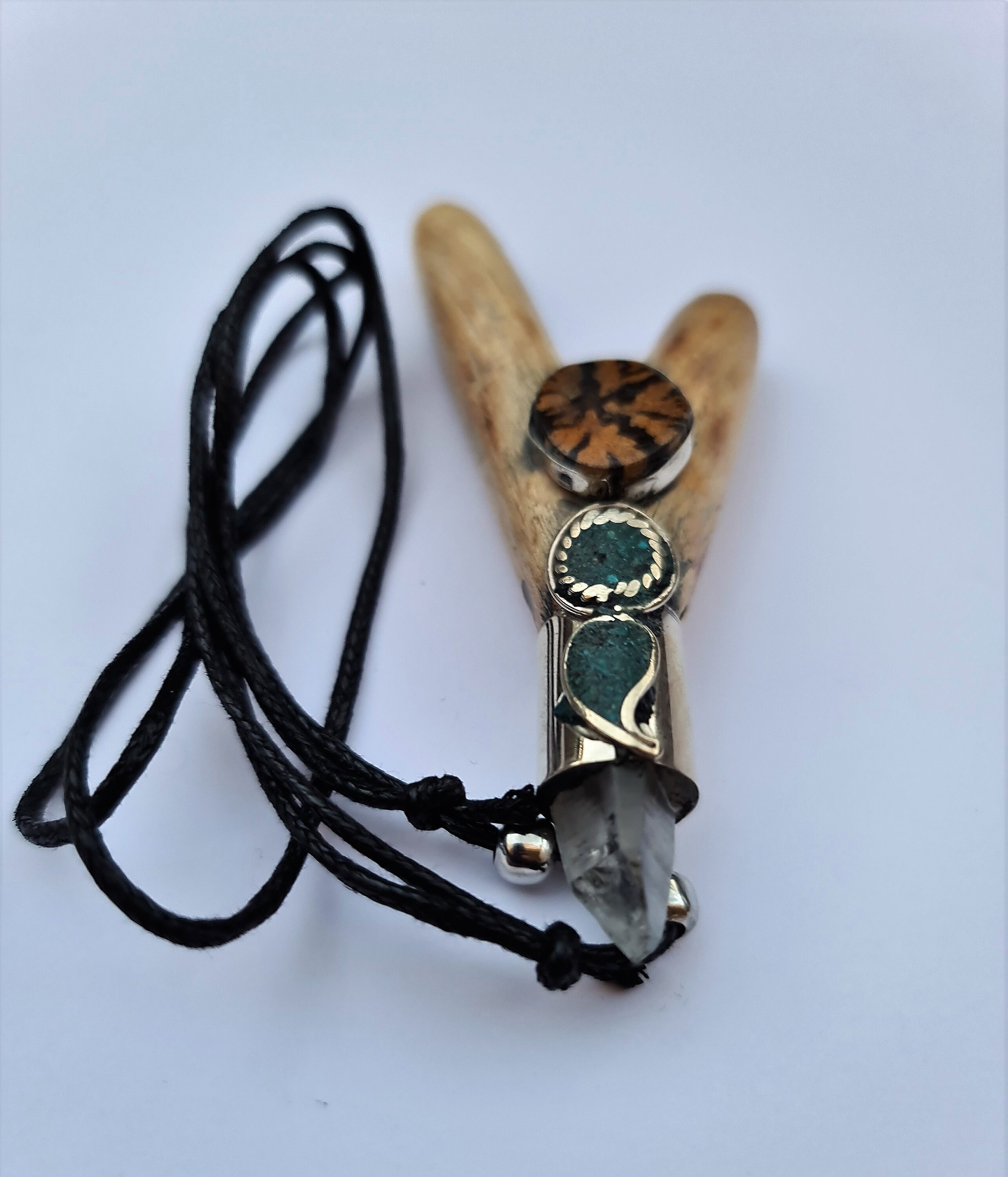 Kuripe Palo Santo Wood with quartz – Image 2