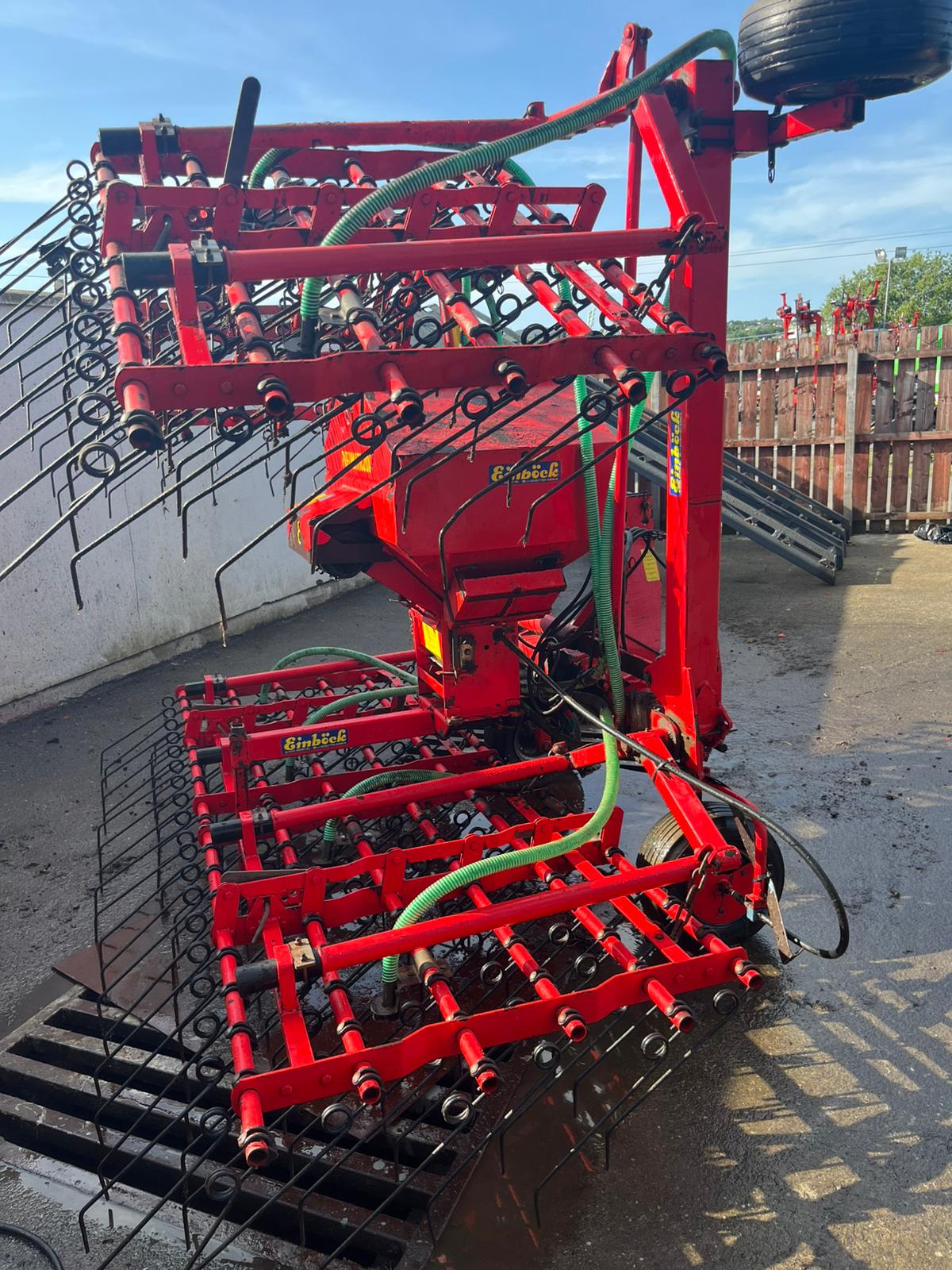 EINBOCH 6M GRASS HARROW C/W AIR SEED BOX – Image 3