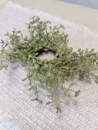 Baby's Grass Candle Ring – Image 1