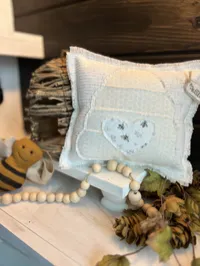 Bee Blessed Shelf Sitter Pattern – Image 1