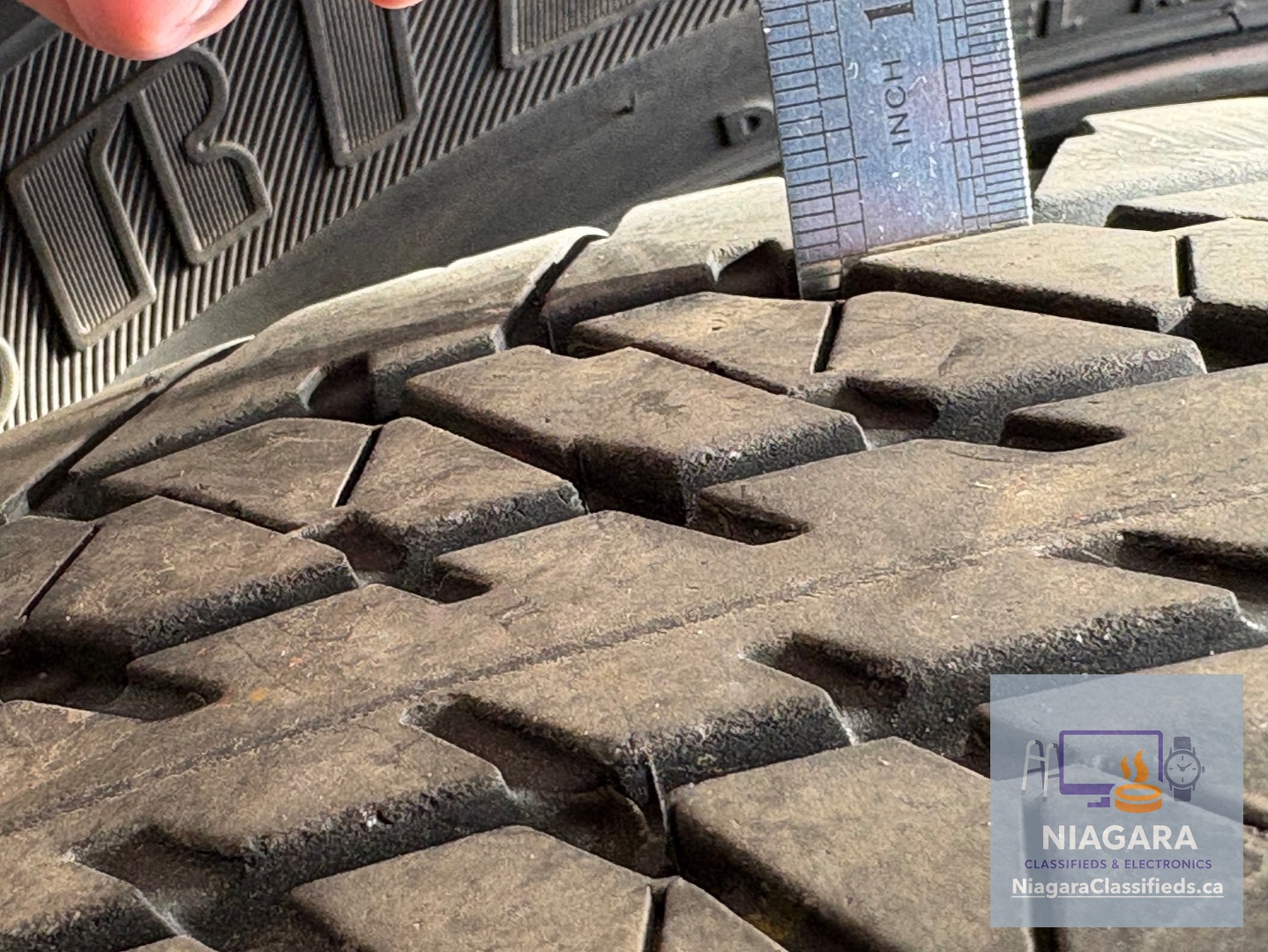 22" OEM Nissan Armada Platinum Wheels & Tires + TPMS + Lugs (Like New!) – Image 3