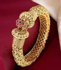 Premium Gold Finish Designer Bangles – Image 2