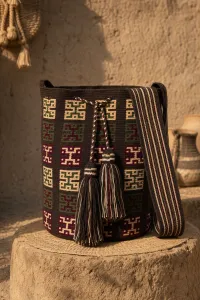 Mochila Wayuu Senderos de Fuego – Image 1