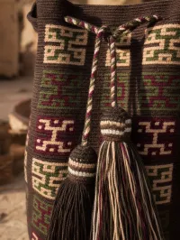 Mochila Wayuu Senderos de Fuego – Image 5