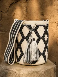 Mochila Wayuu Contraste Guajiro – Image 2