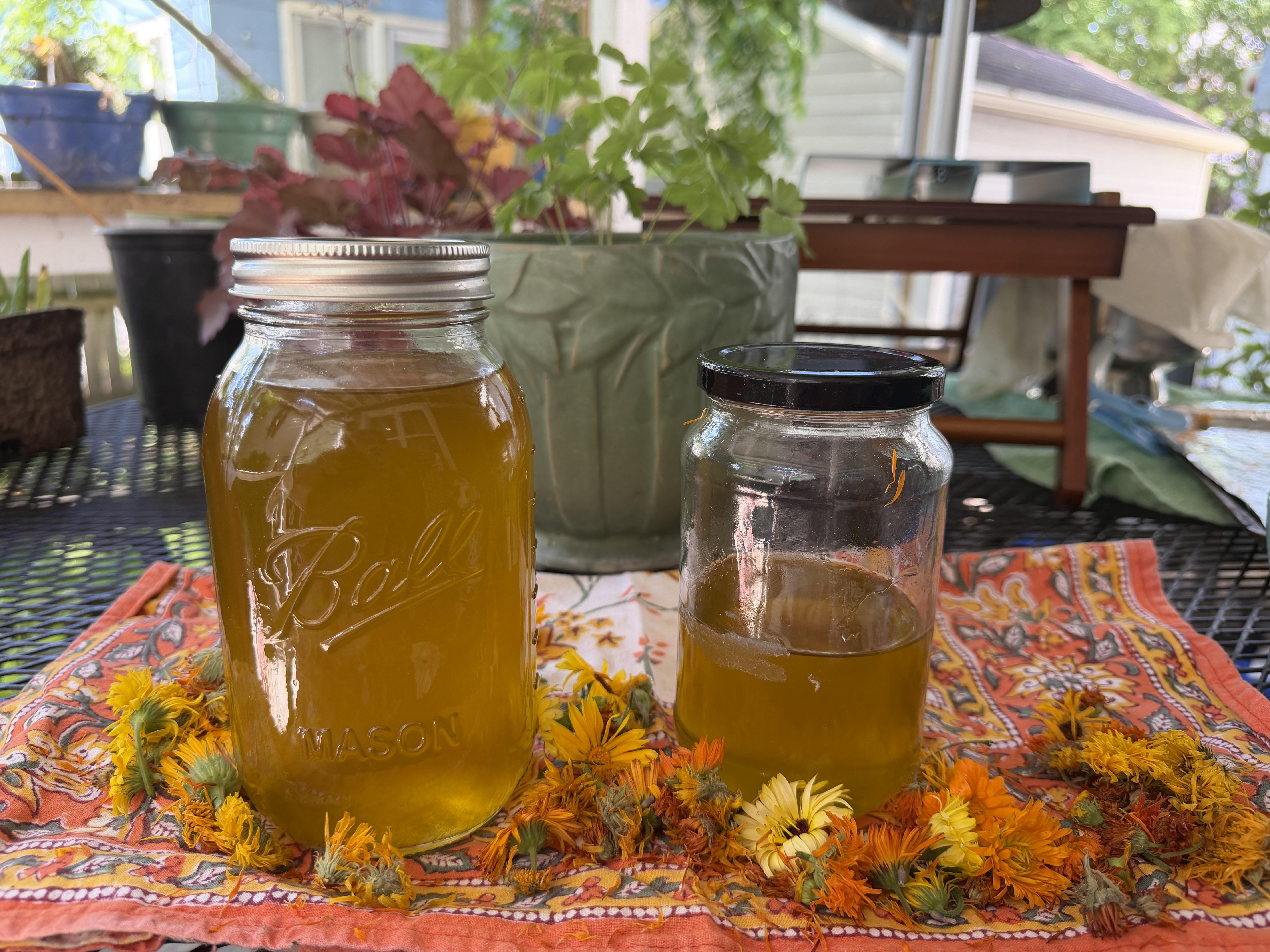 Organic Calendula Infused Oil – Image 3