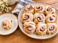Mini Cinnamon Rolls – Image 1