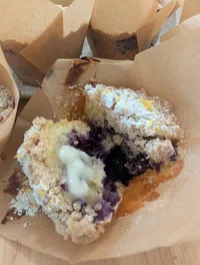 Lemon Blueberry Crumble Muffin – Image 3