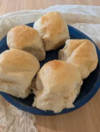 Buttery Dinner Rolls – Image 4